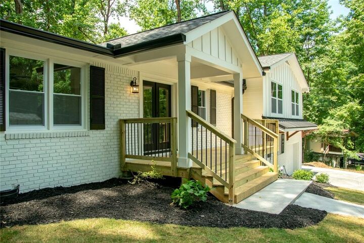 Property Photo: 5545 Crestview Drive GA 30102