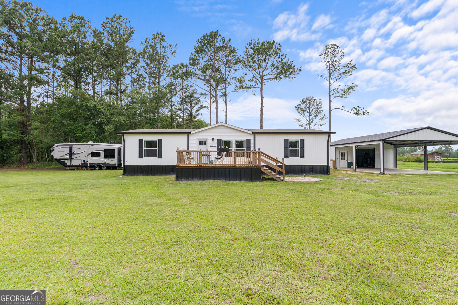 Property Photo: 524 Smith Road GA 31503