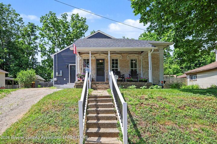 Property Photo:  215 Torrey Street  MI 48837 