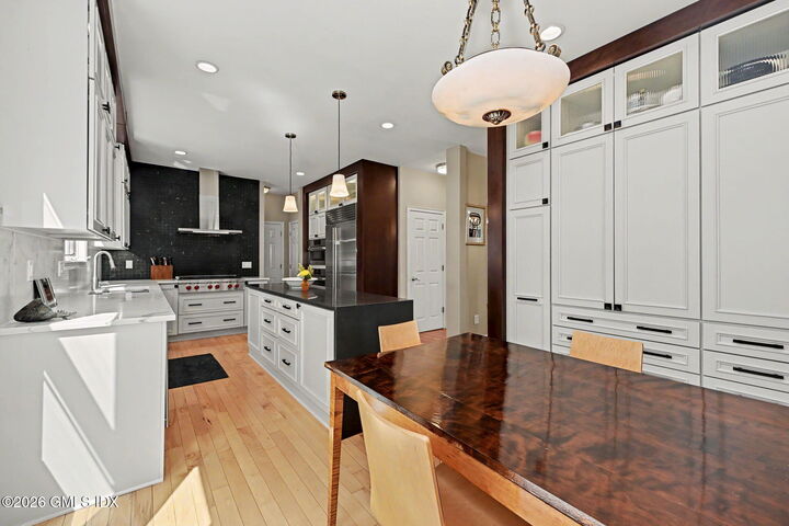 Property Photo: 39 Glenville Street CT 06831