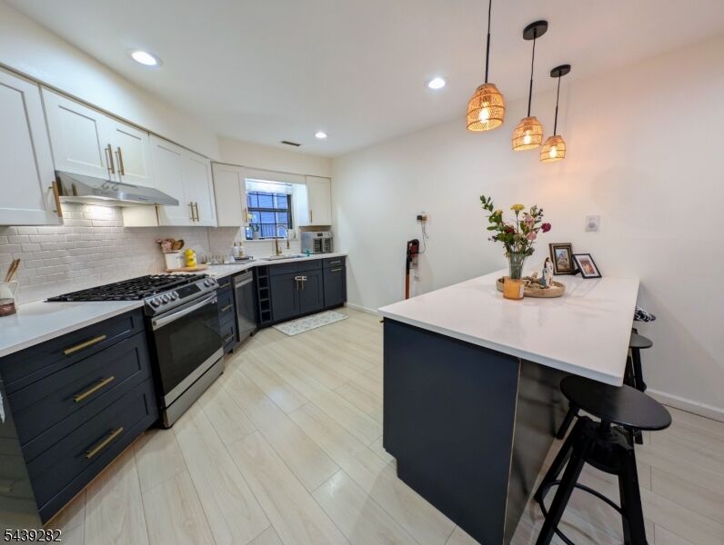 Property Photo:  20 Quincy Ln C  NJ 07480 