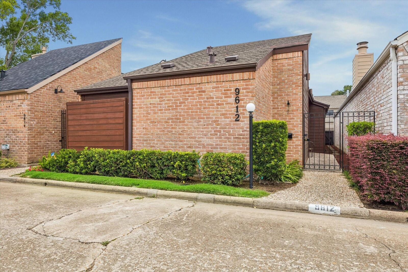 Property Photo:  9612 Bayou Brook Street  TX 77063 