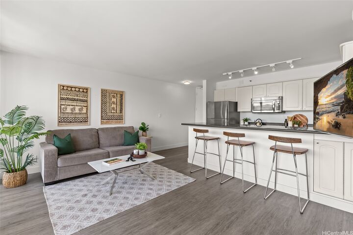 Property Photo:  201 Ohua Avenue 3205  HI 96815 
