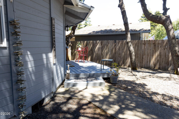 Property Photo: 1901 23rd Street OR 97439