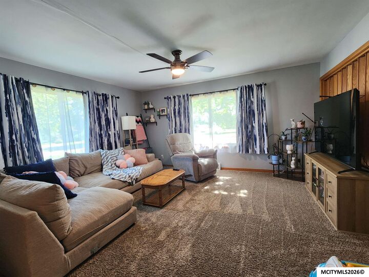 Property Photo:  24 2nd St NW  IA 50458 