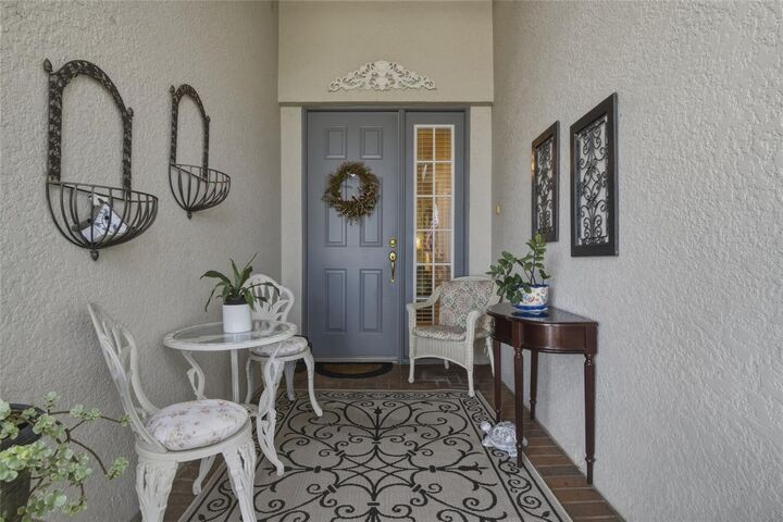 Property Photo:  1066 Mesa Verde Court  FL 34711 