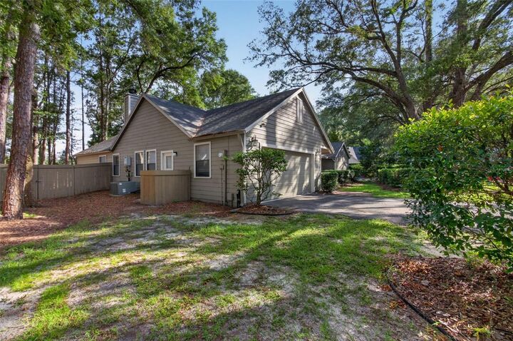 Property Photo: 8215 SW 47th Road FL 32608