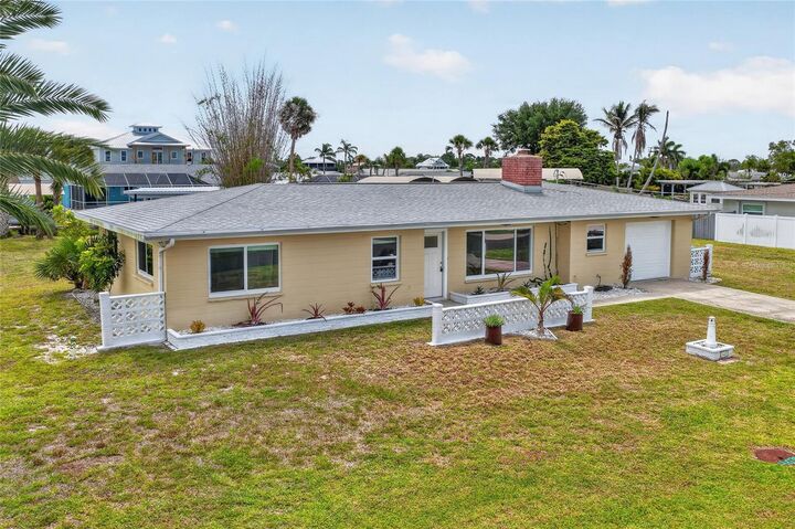 Property Photo:  1447 Lemon Bay Drive  FL 34223 