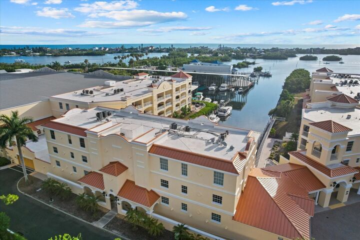 Property Photo: 14041 Bellagio Way 318 FL 34229