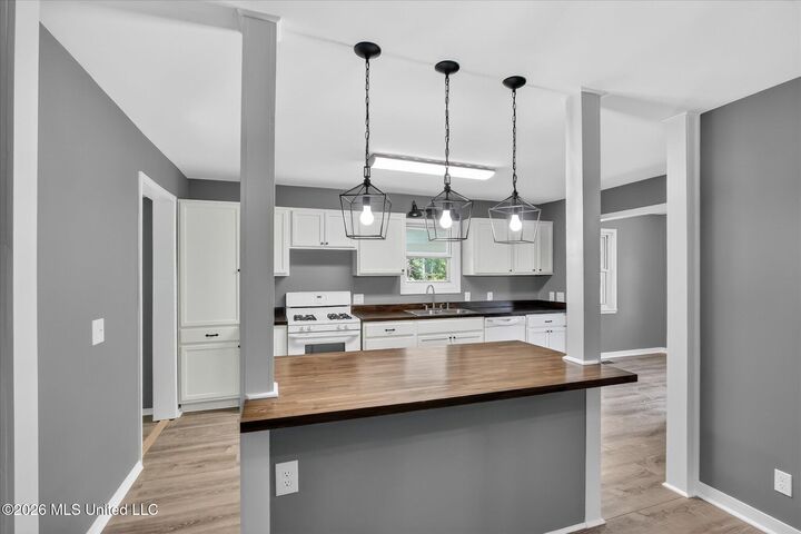 Property Photo:  34 37th Street  MS 39507 