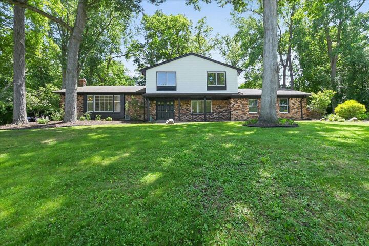 Property Photo: 2049 Shore Hill Drive MI 48323