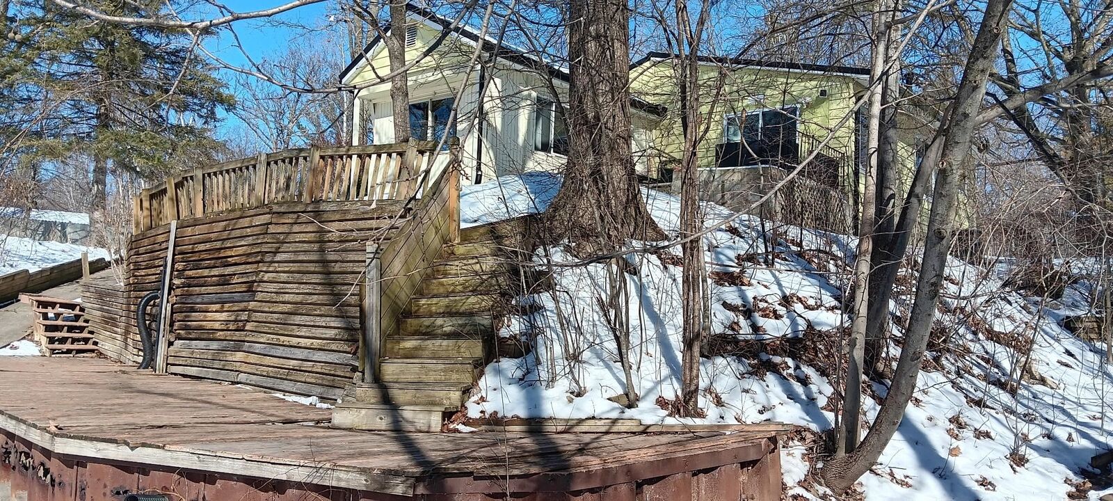 Property Photo:  836 Poquonnock Drive  MI 48628 
