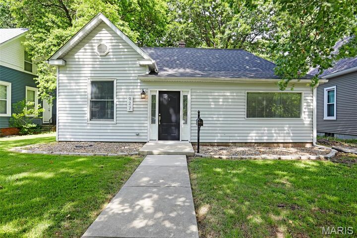 Property Photo: 927 Troy Road IL 62025