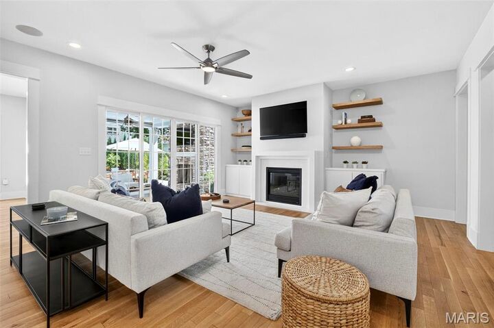 Property Photo: 413 E Madison Avenue MO 63122