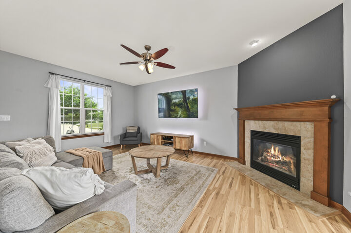 Property Photo:  280 Foxglove St  WI 53074 