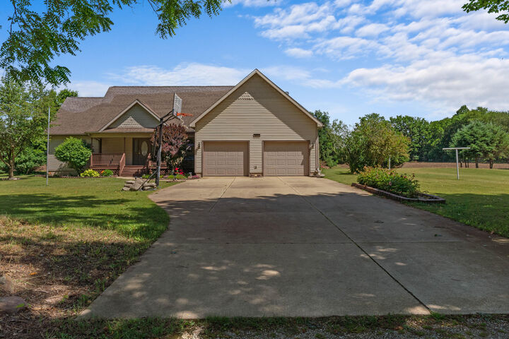 Property Photo:  1016 Lukesport Road  MI 49082 