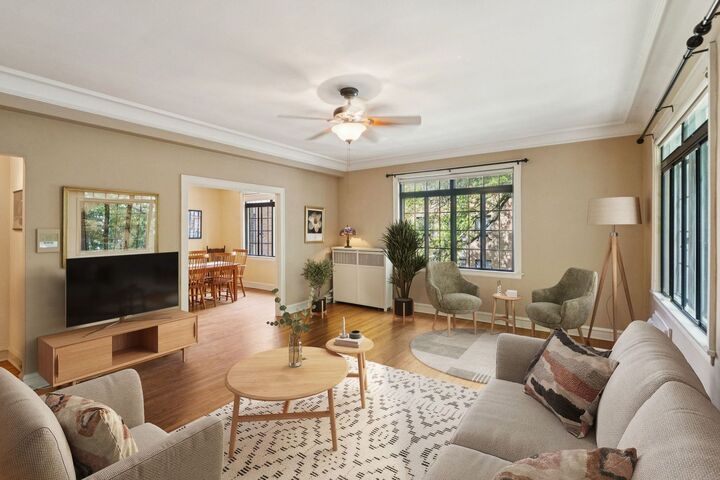 Property Photo: 724 Noyes Street F2 IL 60201