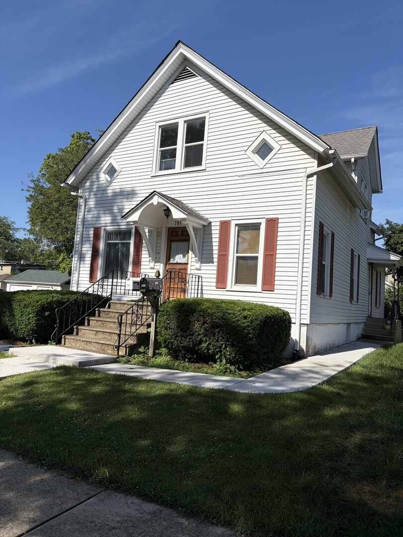 Property Photo: 701 Raub Street IL 60435