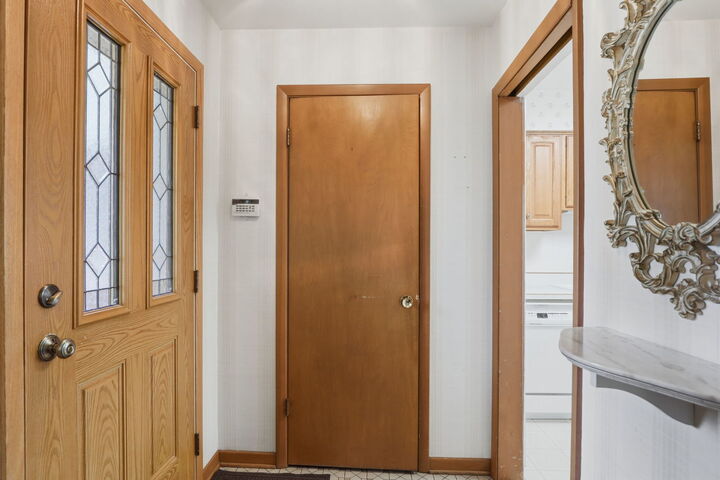 Property Photo:  