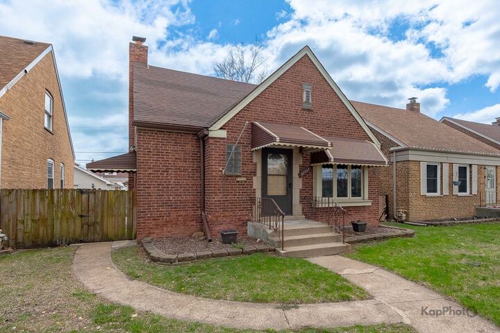 Property Photo: 10933 S Avenue H IL 60617