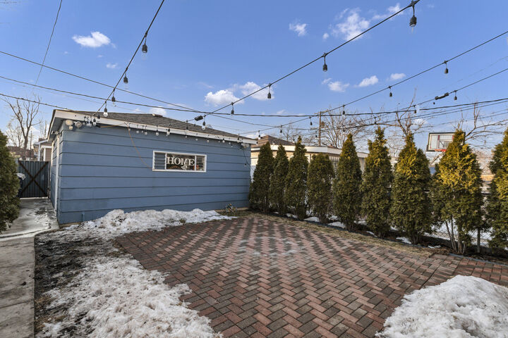 Property Photo:  1442 S 50th Court  IL 60804 