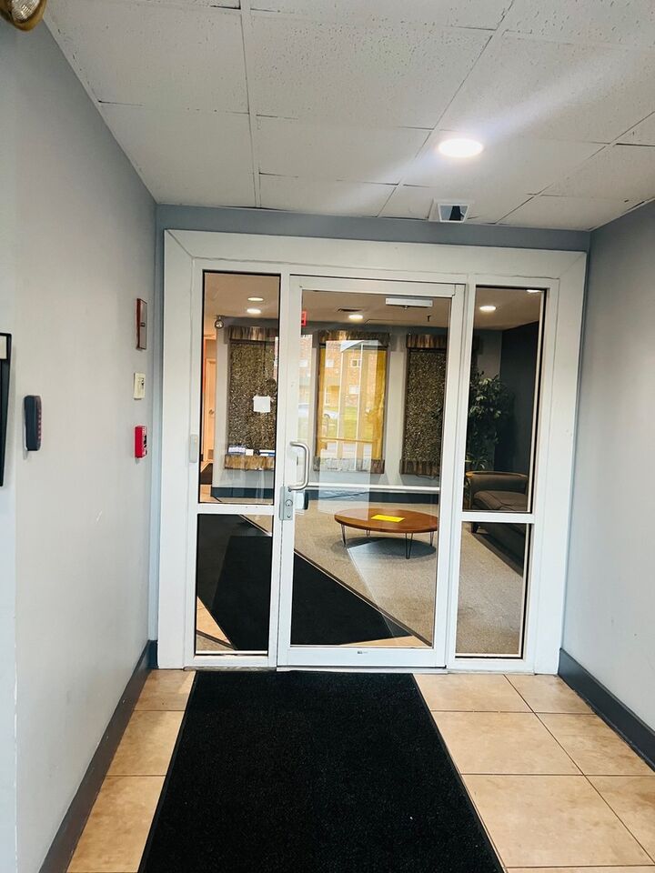 Property Photo: 1750 N Marywood Avenue 402 IL 60505
