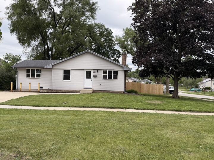 Property Photo:  461 E Fullerton Avenue S  IL 60139 