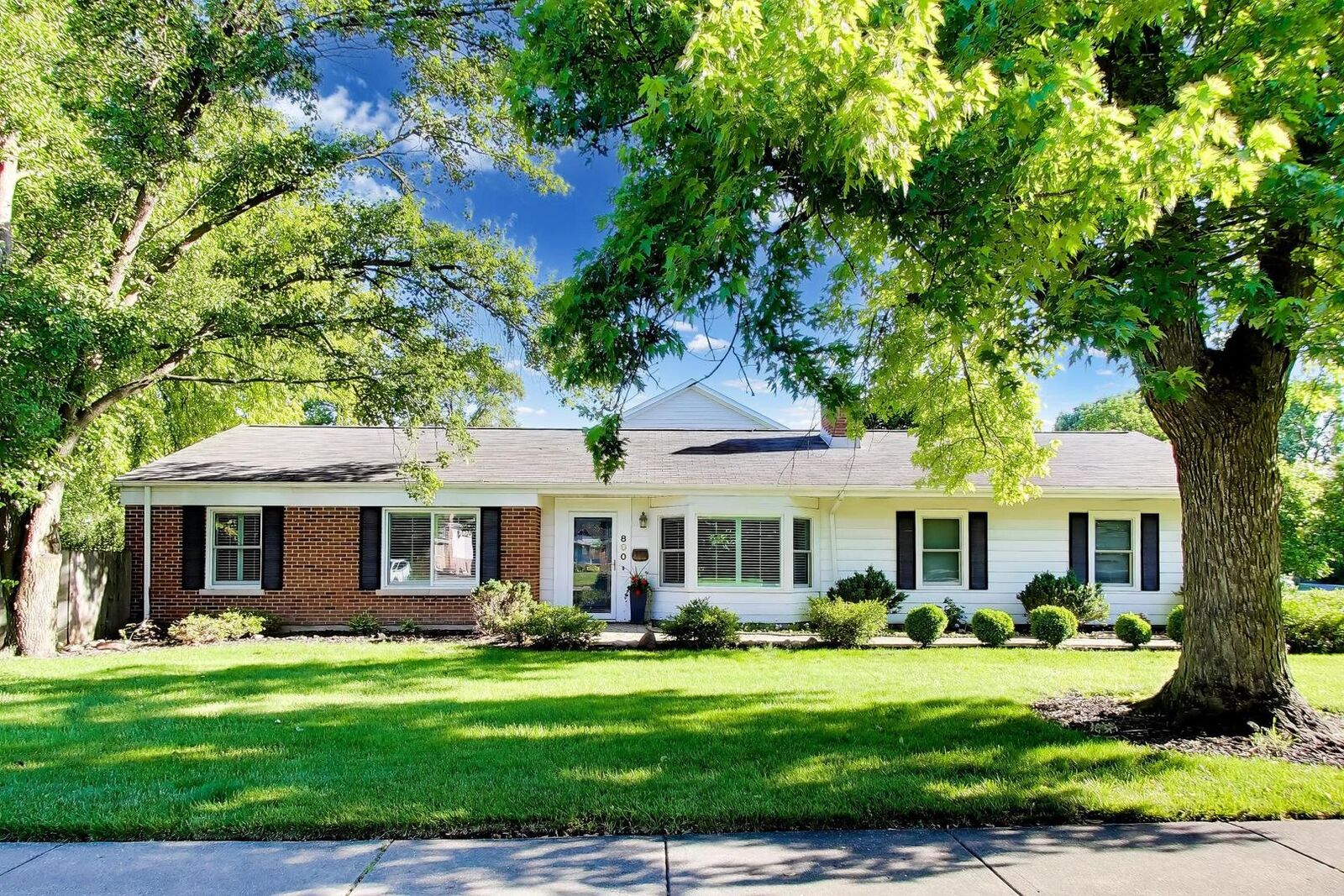 Property Photo: 800 Hunter Road IL 60025