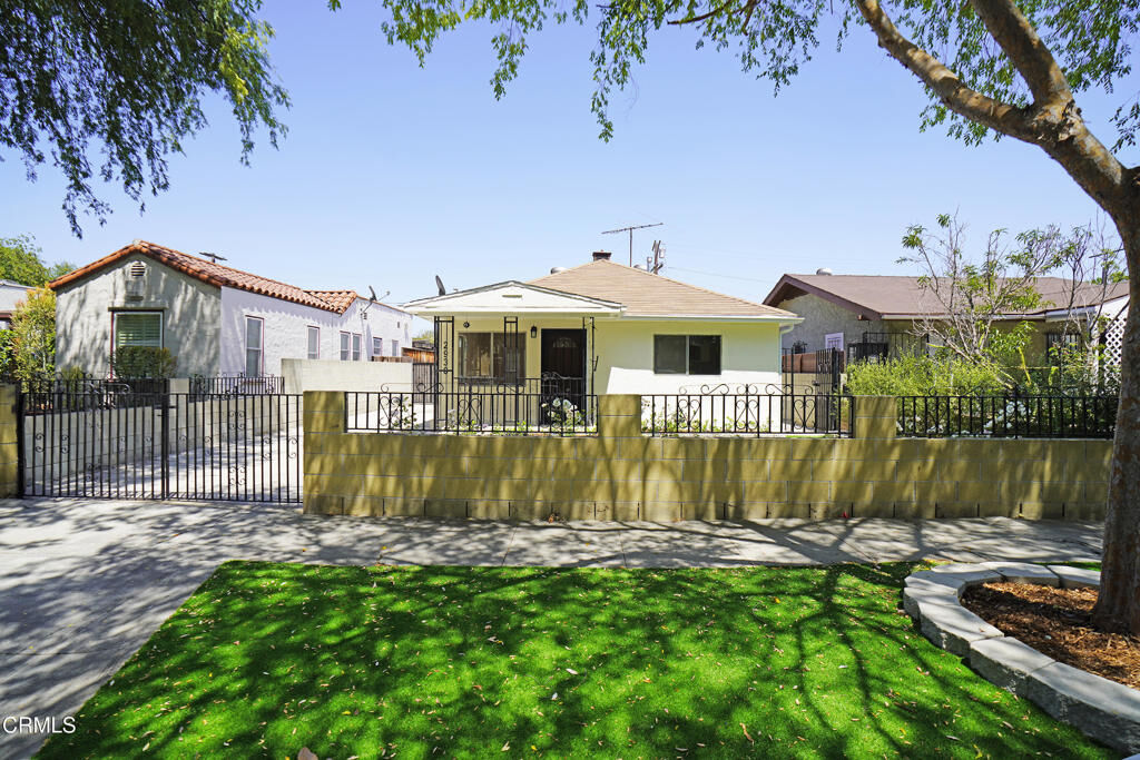 Property Photo: 2938 Warwick Avenue CA 90032