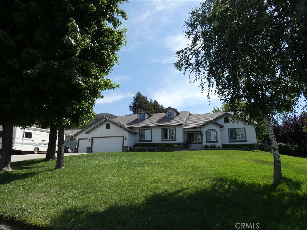 Property Photo:  13747 Meadow View Lane  CA 92399 