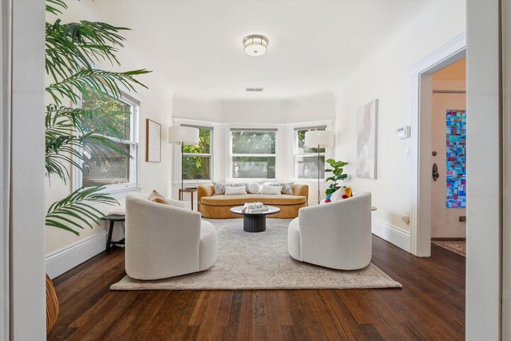 Property Photo:  2211 H Street  CA 95816 