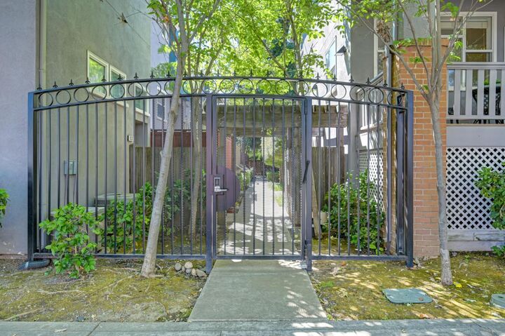 Property Photo: 1930 10th Street CA 95811