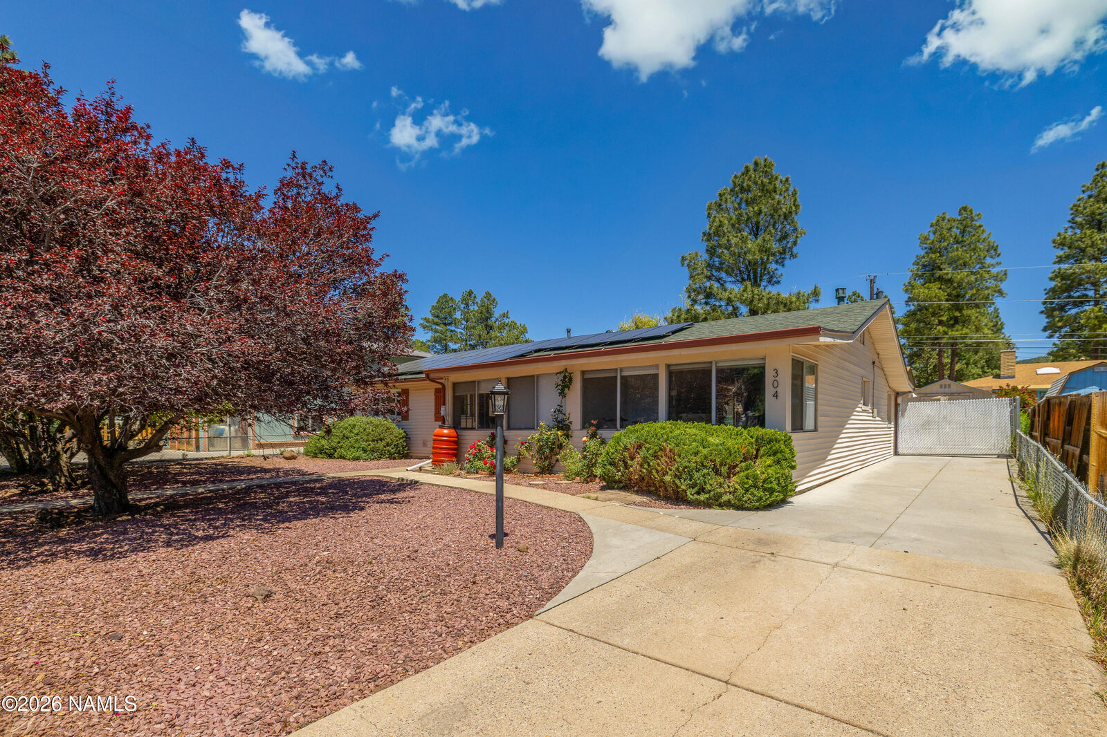Property Photo:  304 W Pine Avenue  AZ 86001 