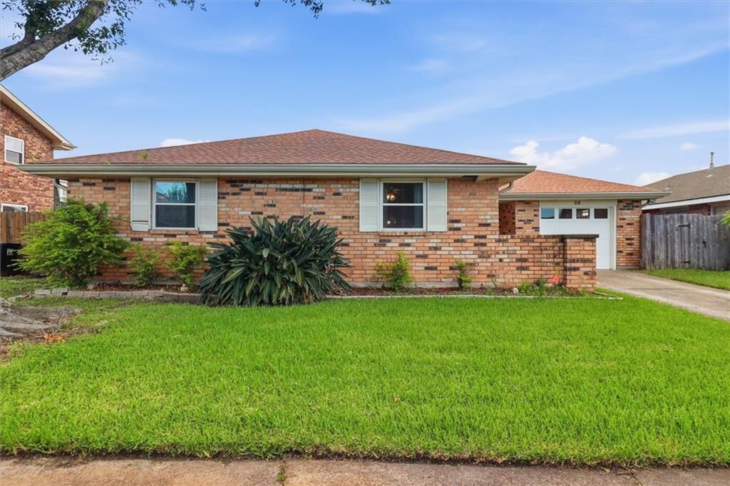 Property Photo:  32 Anjou Drive  LA 70065 