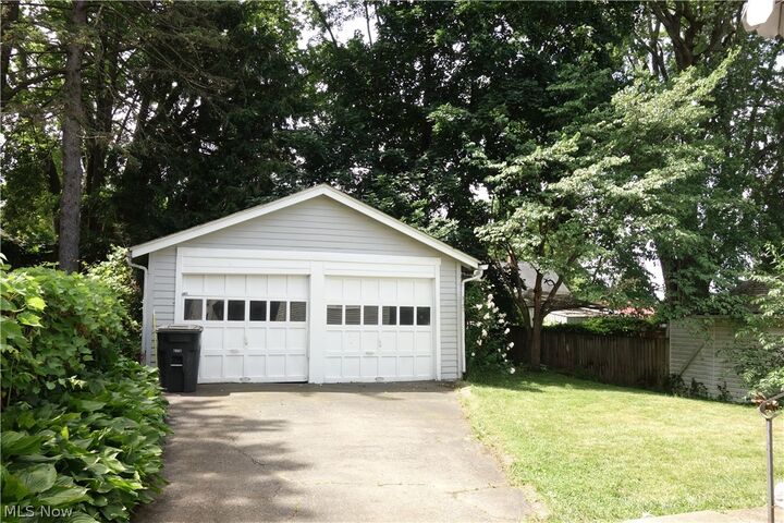 Property Photo:  34 E Rosewood Avenue  OH 44301 