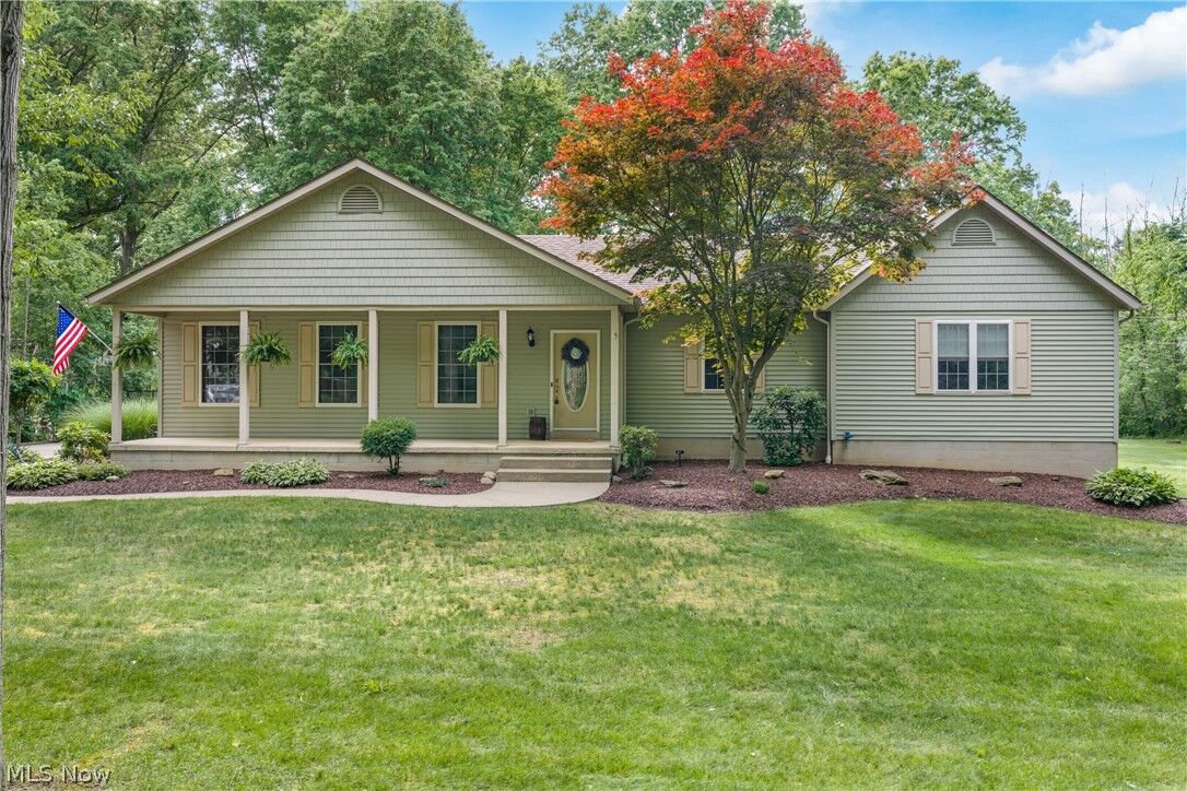 Property Photo:  1312 Evelyn Lane  OH 44306 