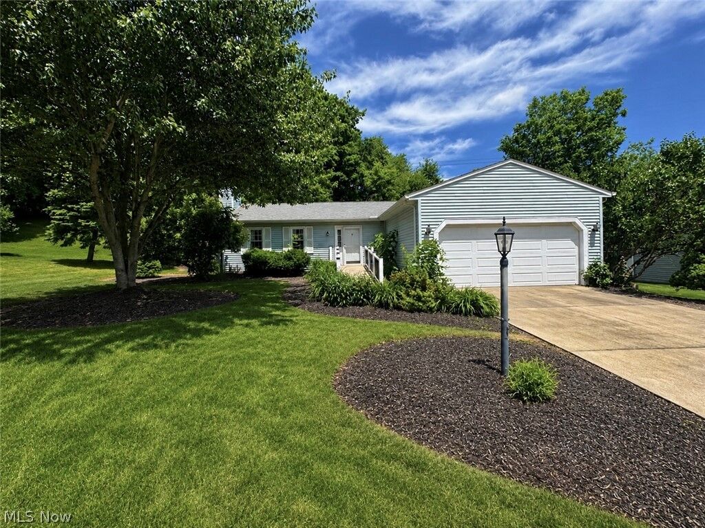 Property Photo:  1295 Vantage Way  OH 44241 