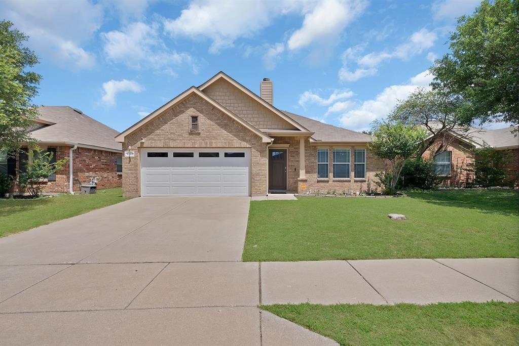 Property Photo:  1241 Barrel Run  TX 76052 