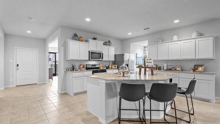 Property Photo:  1721 Sand Pine Lane  TX 76140 