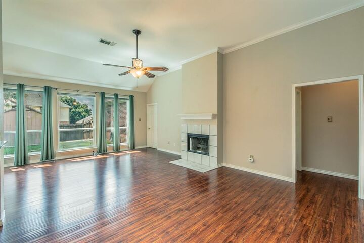 Property Photo:  1410 Holveck Drive  TX 75104 