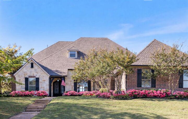 Property Photo: 164 Stoneleigh Drive TX 75032