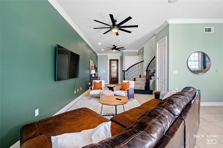 Property Photo:  2606 S Everest Avenue  AR 72758 
