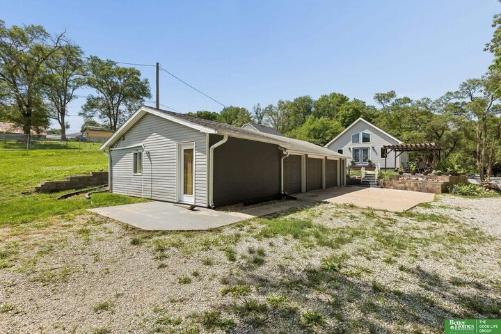 Property Photo:  1503 Thayer Street  NE 68048 