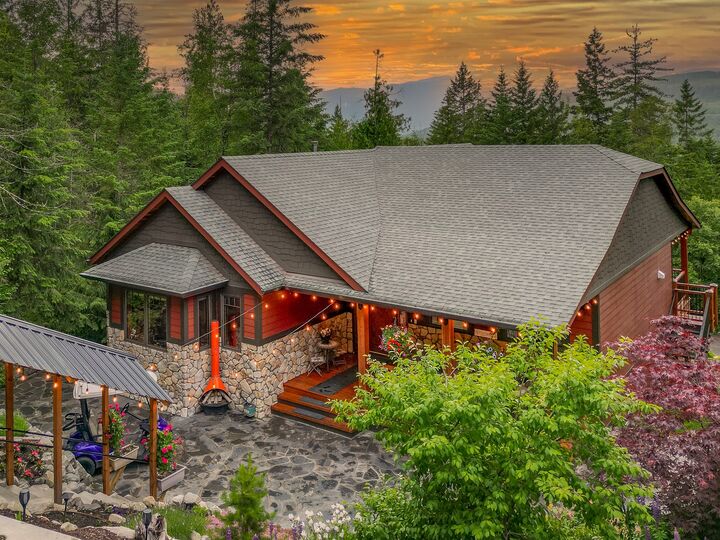 Property Photo: 82 Walker Road BC V0E 1V5