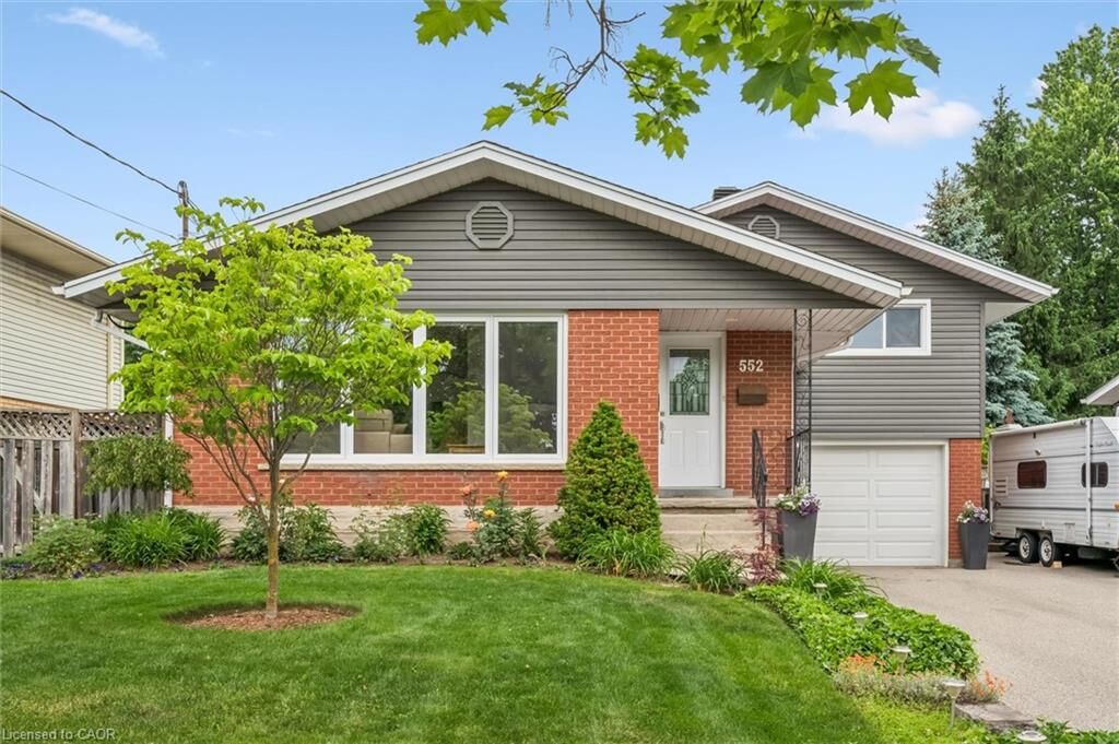 Property Photo:  552 Greenbrook Drive  ON N2M 4K6 