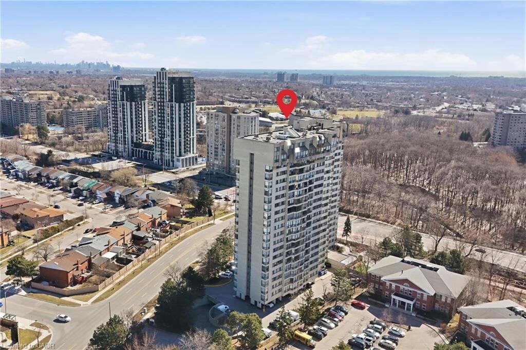 Property Photo:  200 Robert Speck Parkway 808  ON L4Z 1S3 