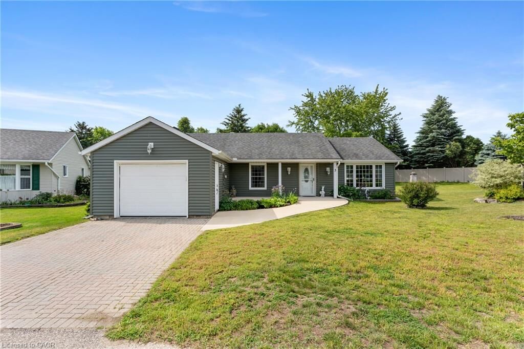 Property Photo: 3 Sunshine Place ON N3A 2E6