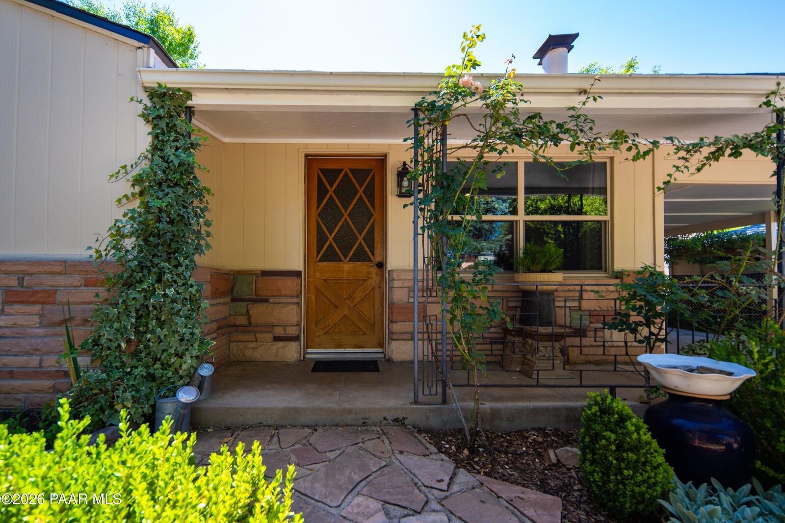 Property Photo:  322 N Washington Avenue  AZ 86301 