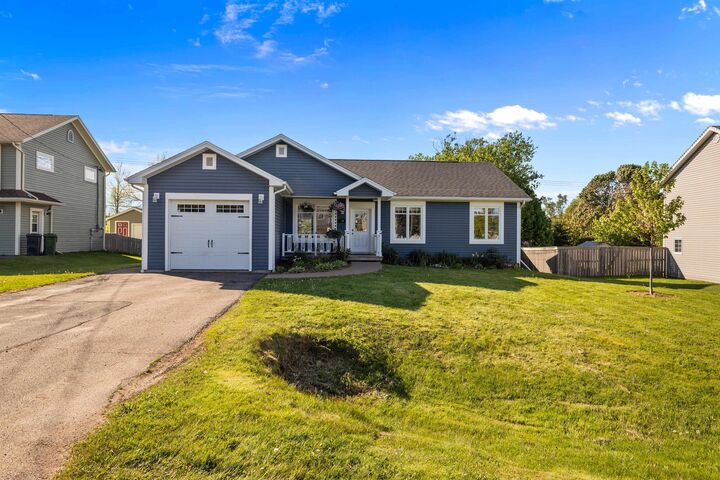 Property Photo:  39 Picton Beete Crescent  PE C1B 0B7 