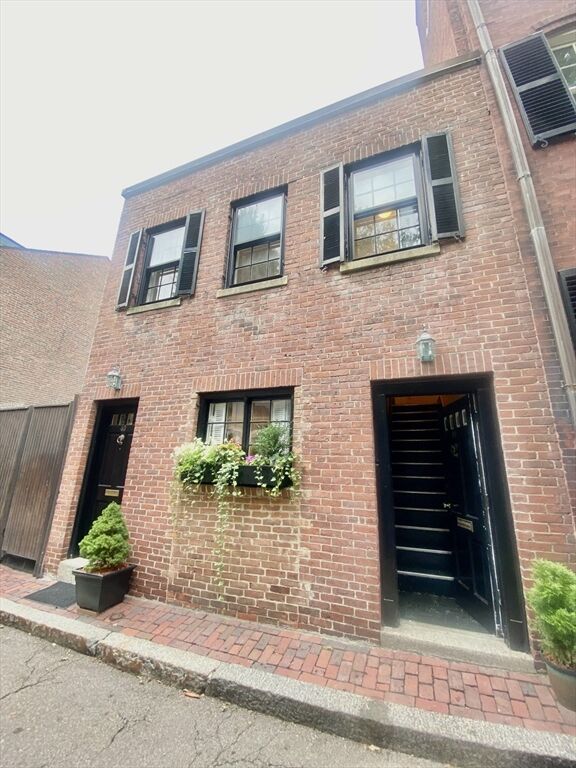 Property Photo:  42 Cedar Lane Way 42  MA 02114 